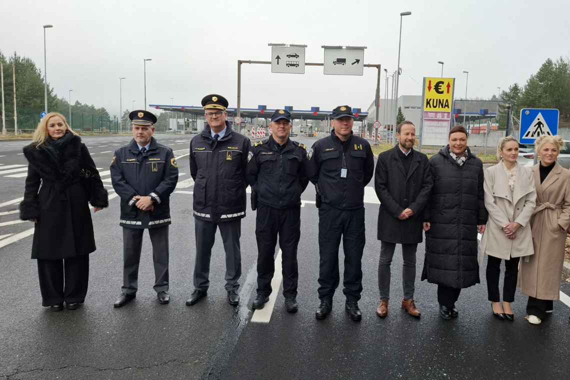 Župani in policisti znova na srečanju »Na meji brez meje« v Jelšanah
