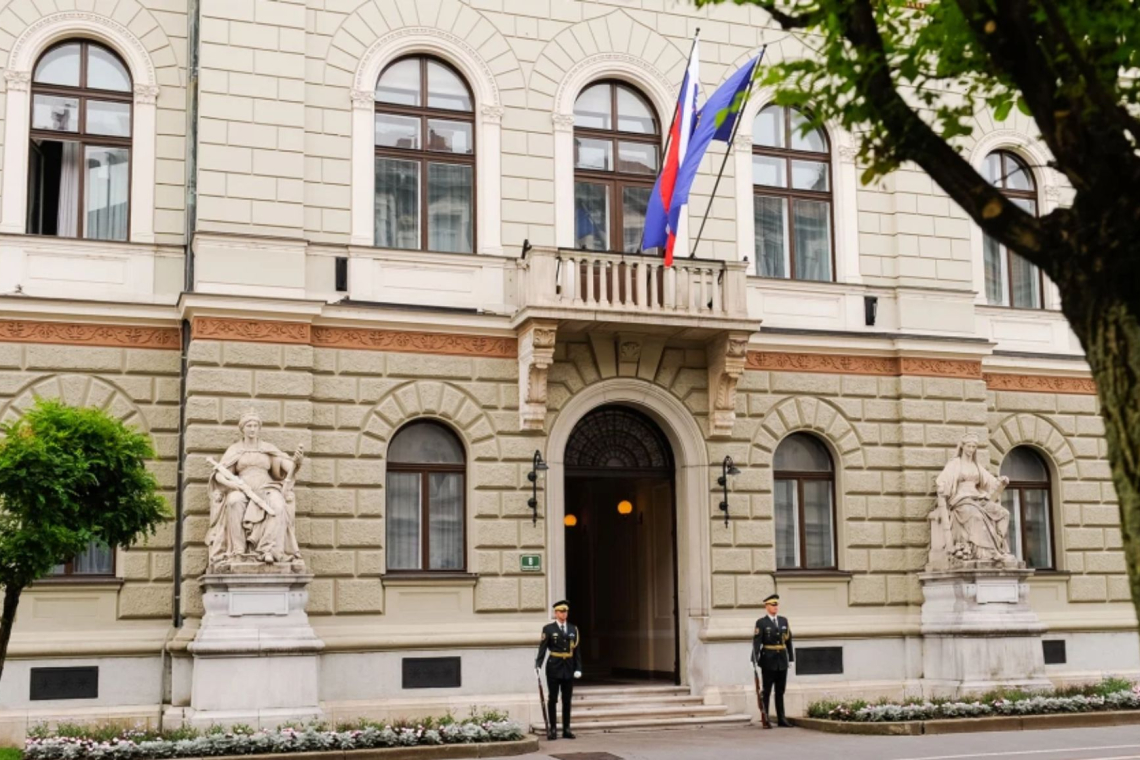 Predsedniška palača ob prazniku gostila 300 obiskovalcev