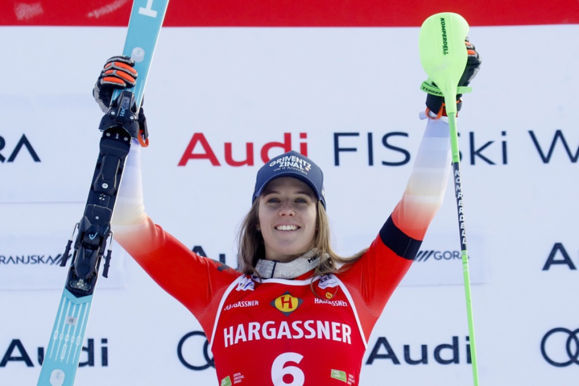 Camille Rast slavila tudi v slalomu, Slovenke brez finala