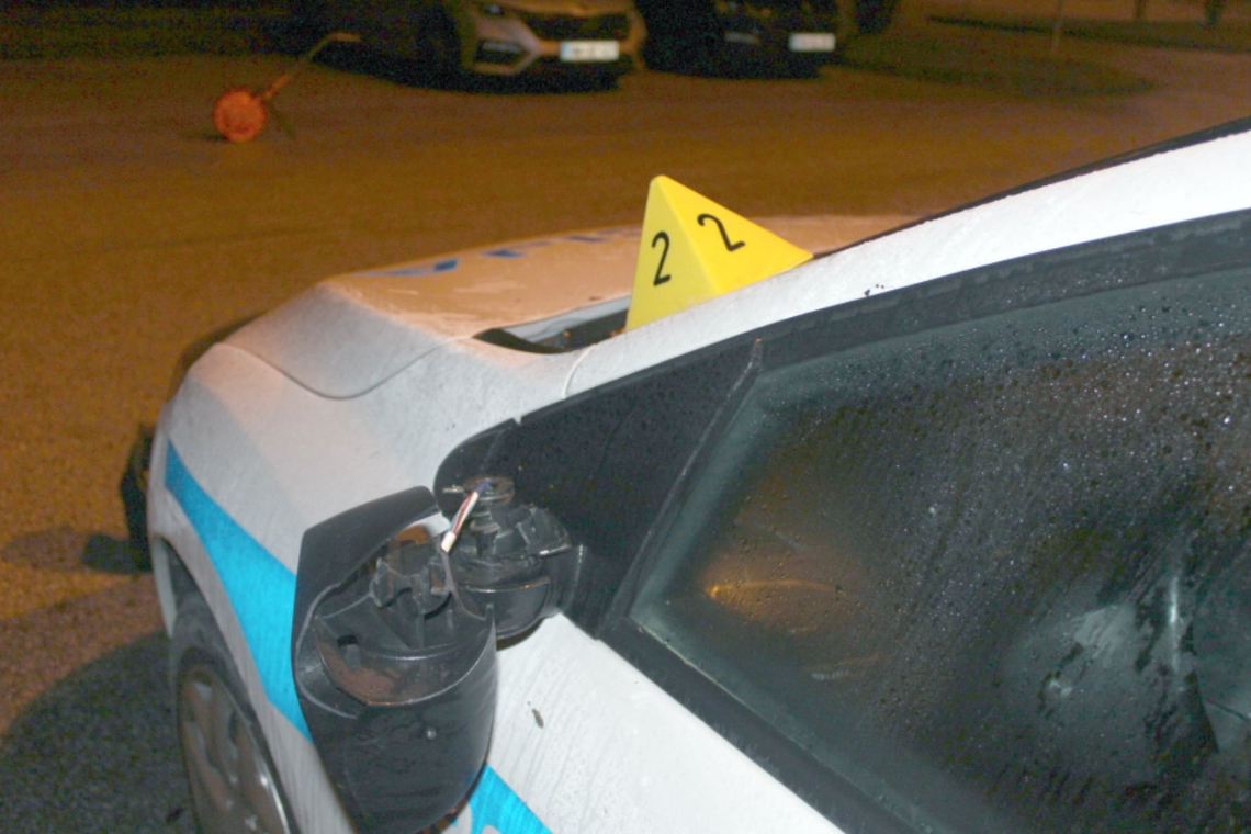 Brežiški policisti izsledili osumljenca, ki je poškodoval policijska vozila