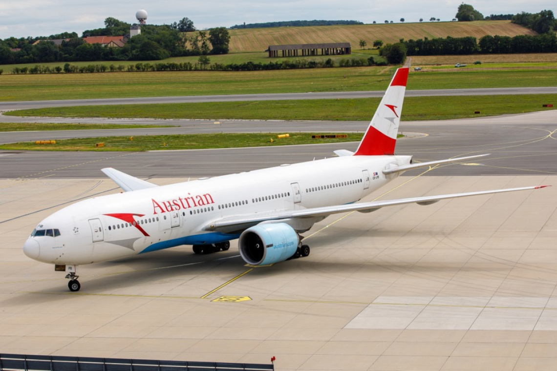 Sneg ohromil Avstrijo, dunajsko letališče začasno zaprto