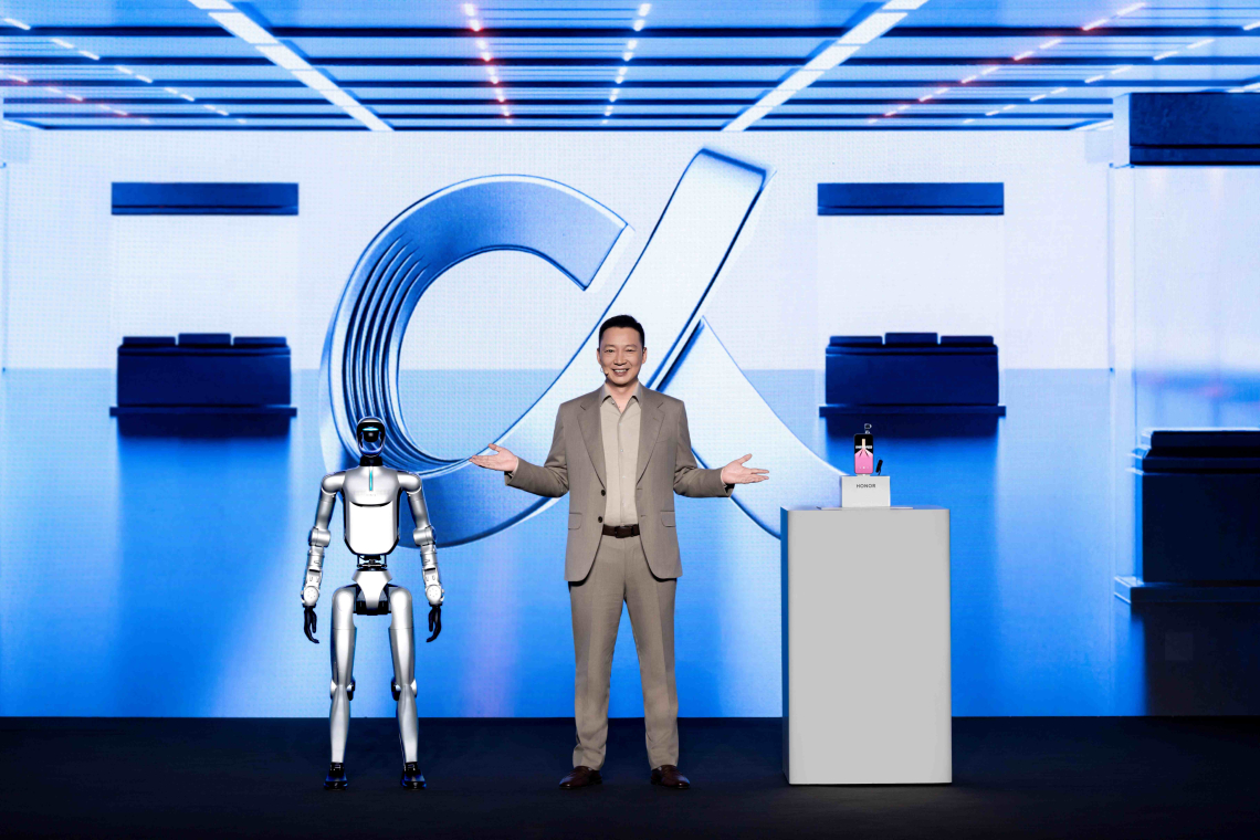 HONOR na MWC 2026 predstavil Robot Phone in humanoidnega robota