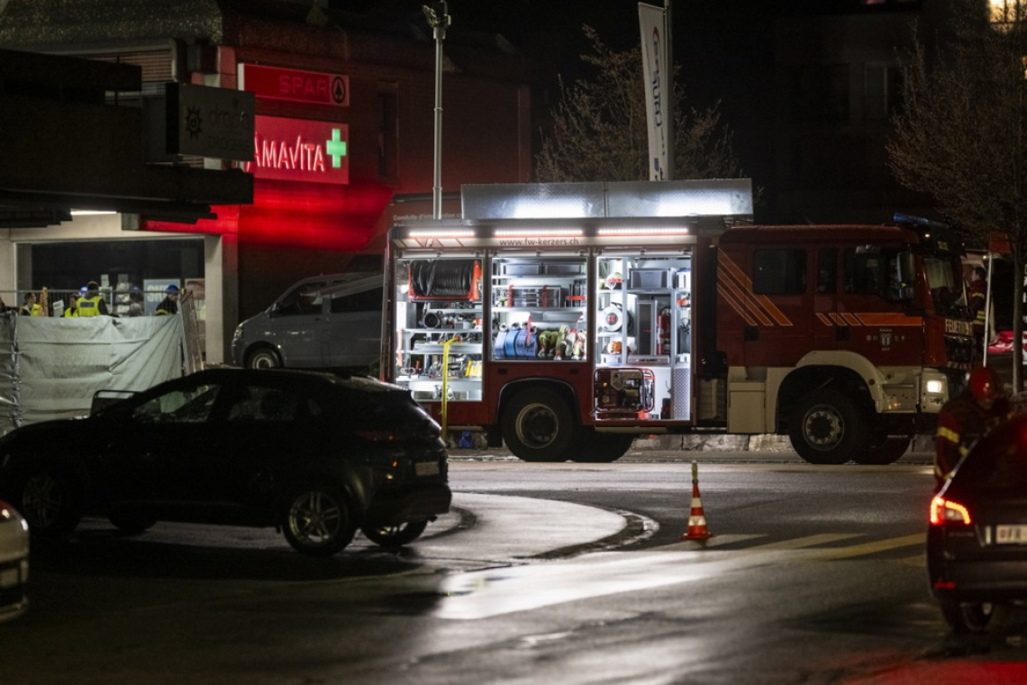 Požar na avtobusu v Kerzersu zahteval šest življenj