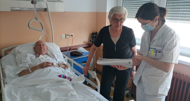 Bolnišnične lekarne kljub pritiskom ohranjajo ključno vlogo