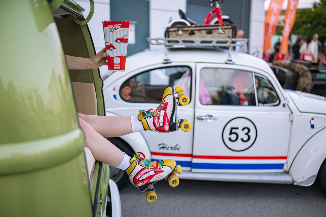 Drive-in kino v Centru Vič odpira sezono s filmom Top Gun