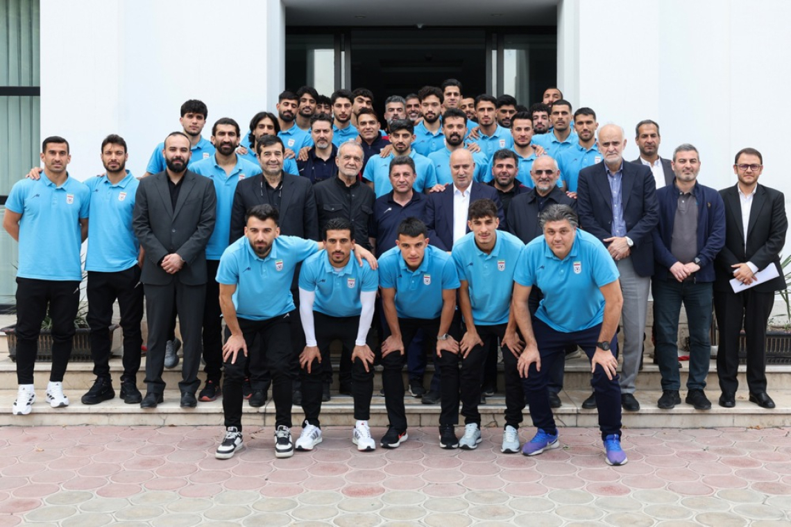 Iranska nogometna reprezentanca začela pot proti ZDA