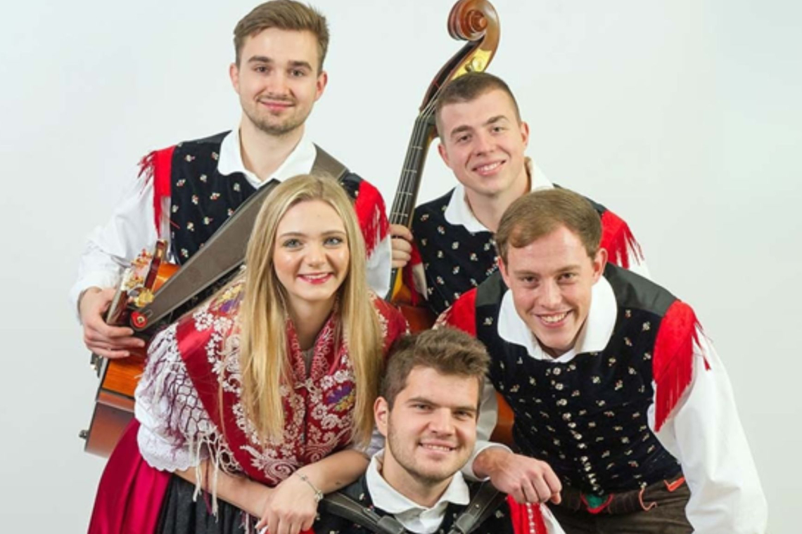 Ansambel WOW predstavlja novo polko Ker si z mano
